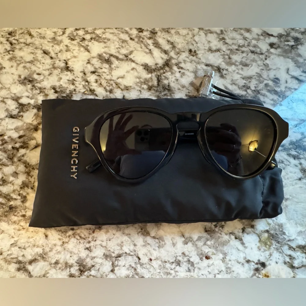 Givenchy GV Day Pilot Sunglasses